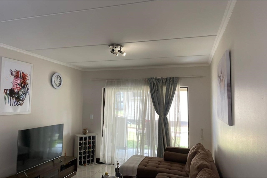 To Let 2 Bedroom Property for Rent in Noordwyk Gauteng