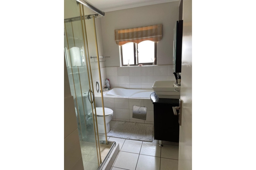 To Let 2 Bedroom Property for Rent in Noordwyk Gauteng