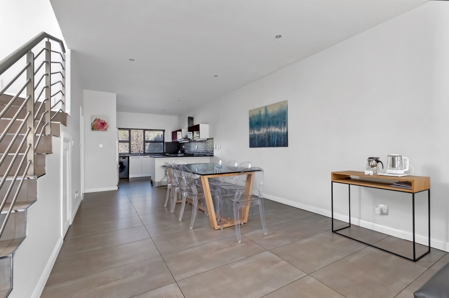 To Let 4 Bedroom Property for Rent in Sandown Gauteng