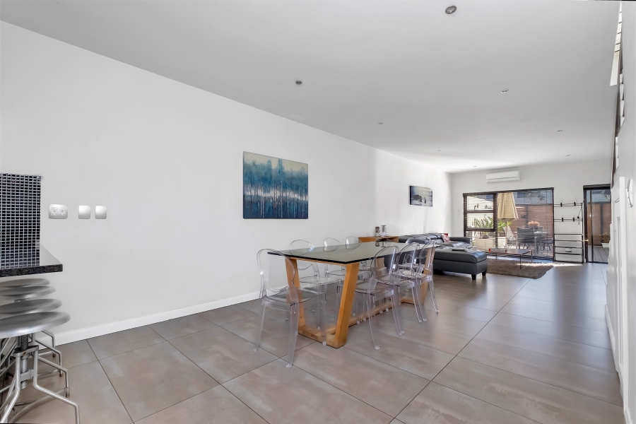 To Let 4 Bedroom Property for Rent in Sandown Gauteng