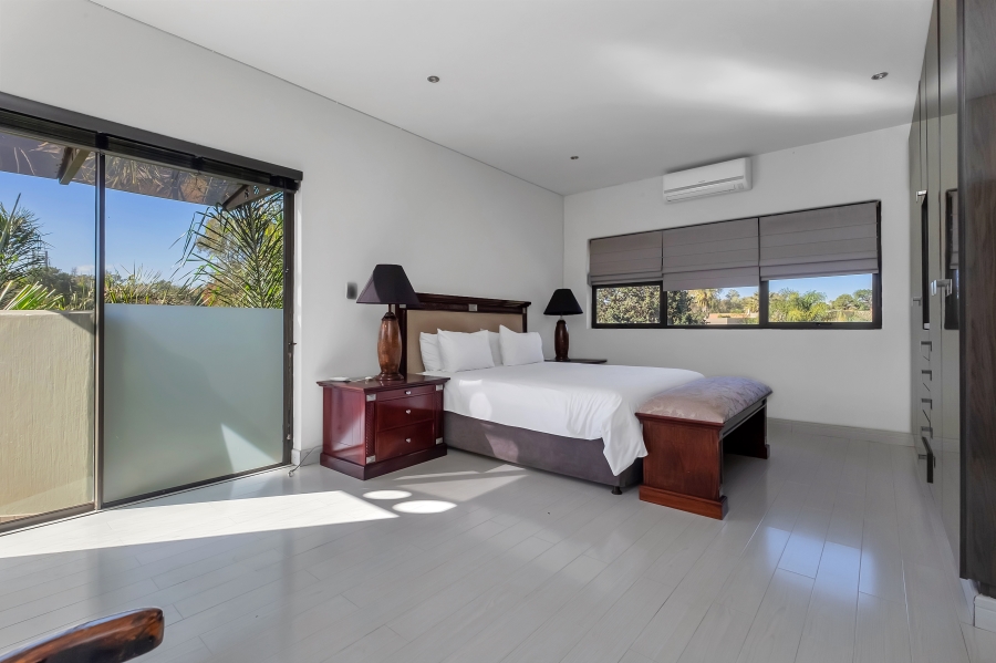 To Let 4 Bedroom Property for Rent in Sandown Gauteng