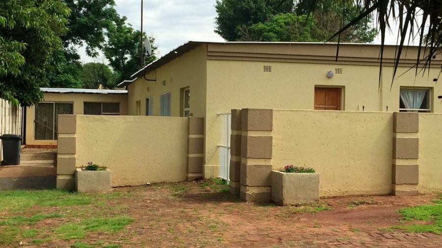 To Let 1 Bedroom Property for Rent in Dalview Gauteng