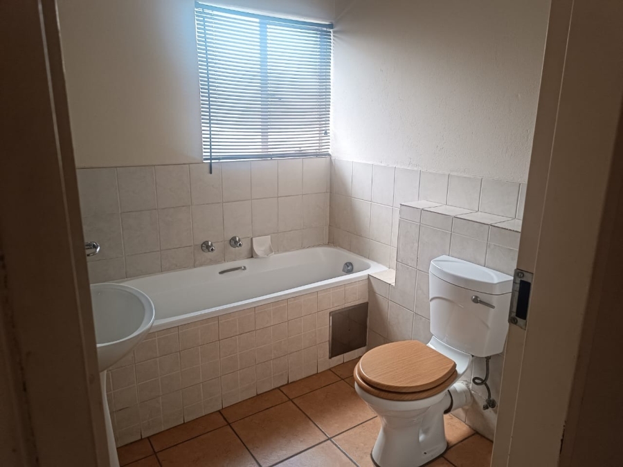 To Let 2 Bedroom Property for Rent in Birchleigh Gauteng