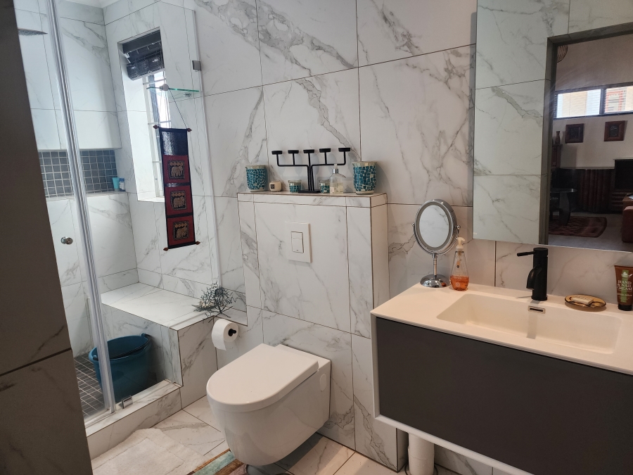 1 Bedroom Property for Sale in Waterkloof Ridge Gauteng