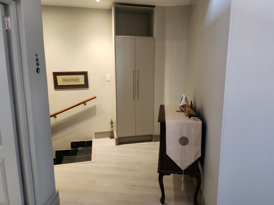 1 Bedroom Property for Sale in Waterkloof Ridge Gauteng