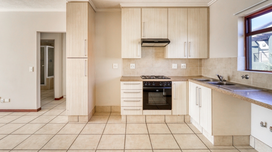 To Let 2 Bedroom Property for Rent in Lonehill Gauteng