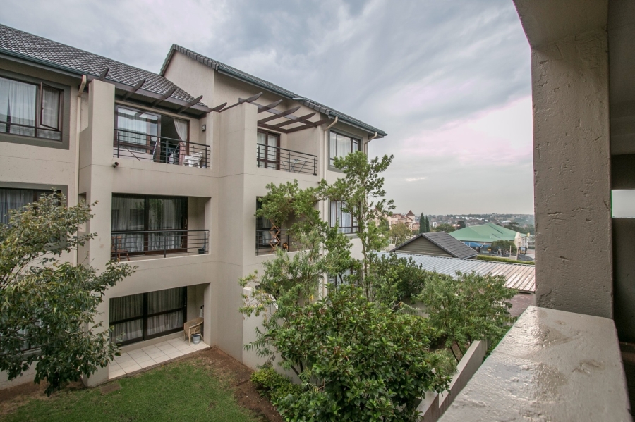 To Let 2 Bedroom Property for Rent in Lonehill Gauteng