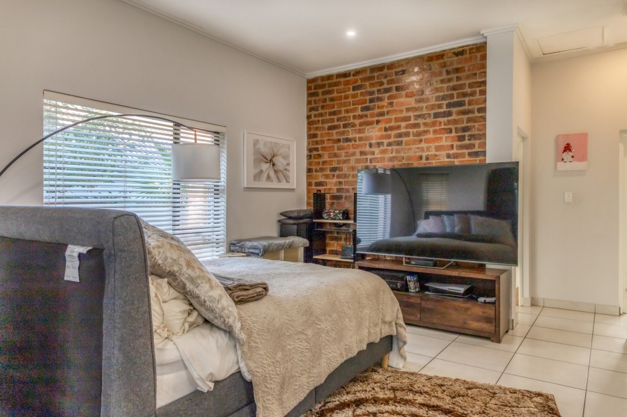 To Let 2 Bedroom Property for Rent in Broadacres Gauteng