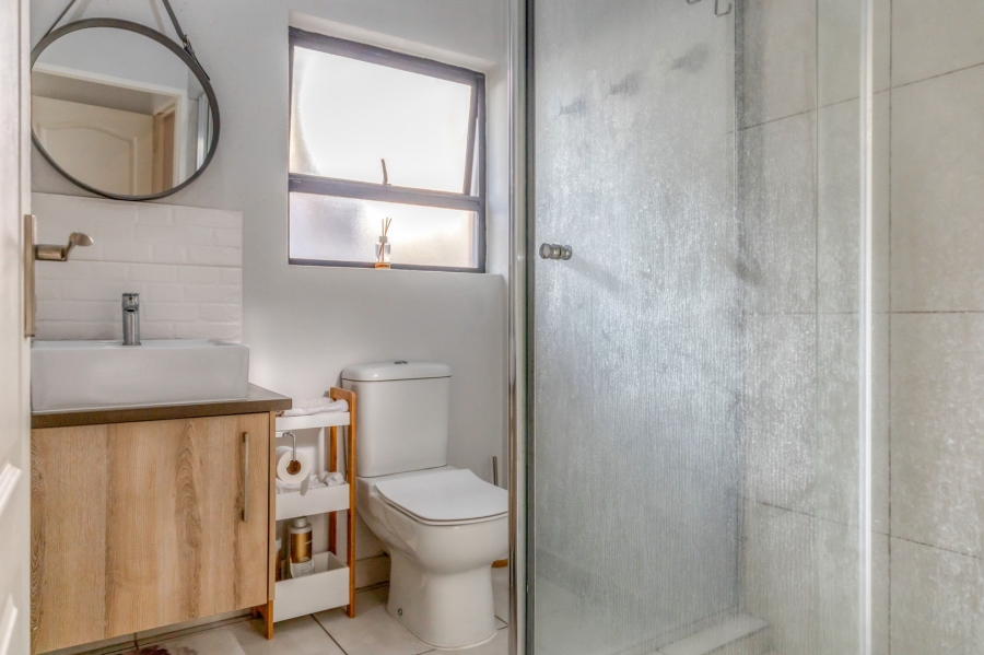 To Let 2 Bedroom Property for Rent in Broadacres Gauteng