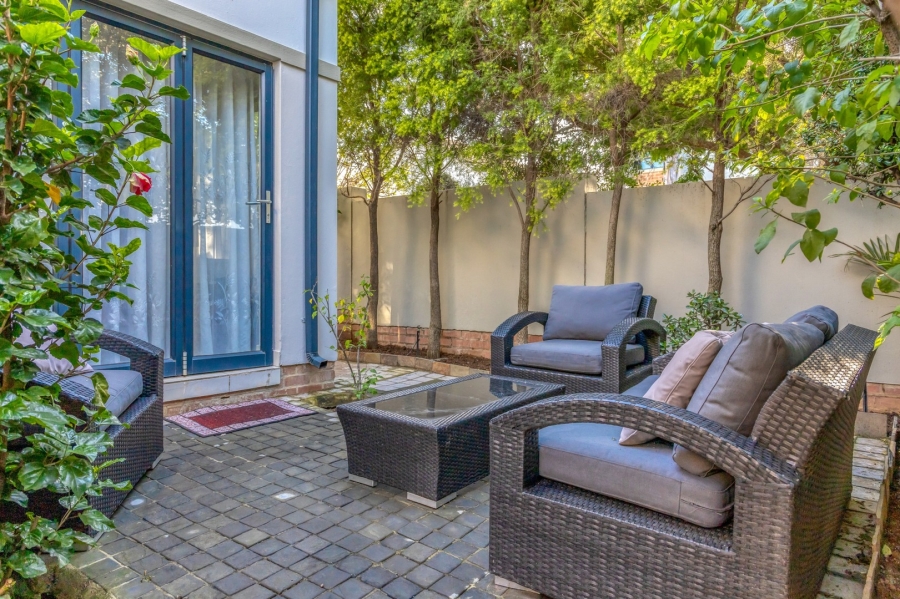 To Let 2 Bedroom Property for Rent in Broadacres Gauteng