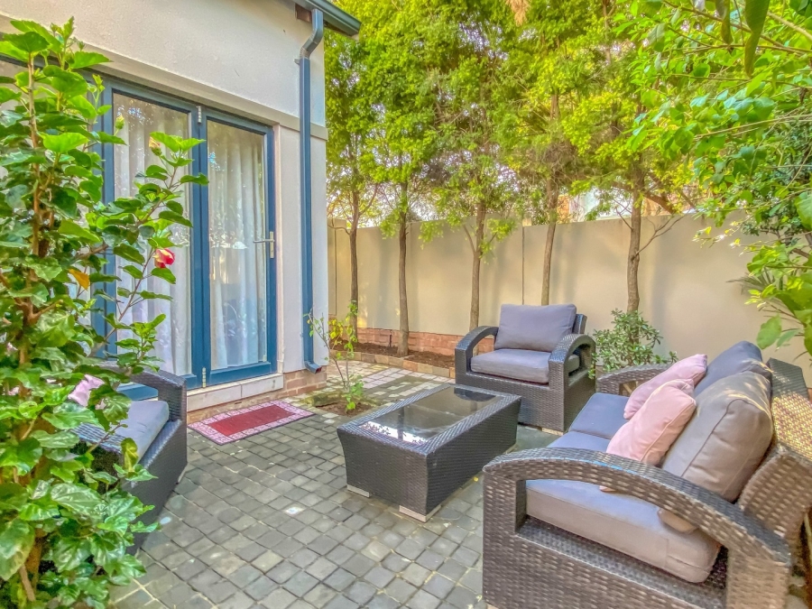 To Let 2 Bedroom Property for Rent in Broadacres Gauteng