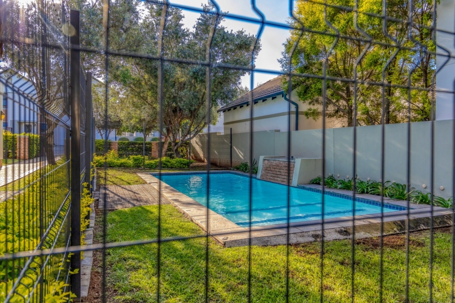 To Let 2 Bedroom Property for Rent in Broadacres Gauteng