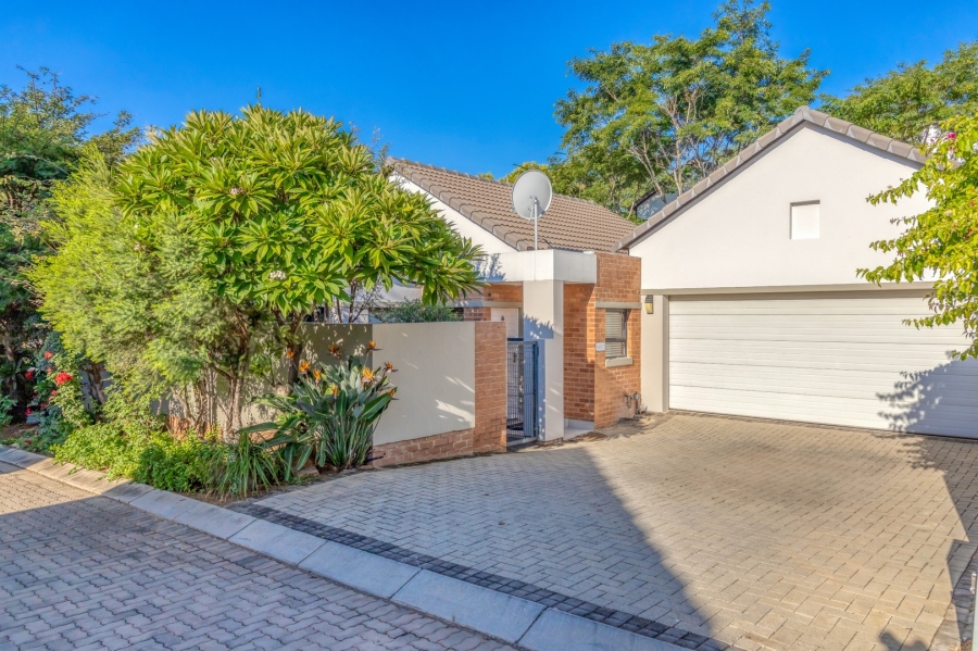 To Let 2 Bedroom Property for Rent in Broadacres Gauteng