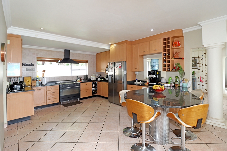 5 Bedroom Property for Sale in Kyalami Estates Gauteng