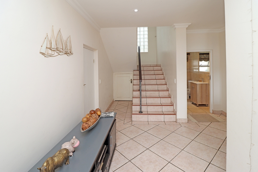 5 Bedroom Property for Sale in Kyalami Estates Gauteng