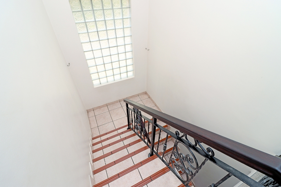 5 Bedroom Property for Sale in Kyalami Estates Gauteng