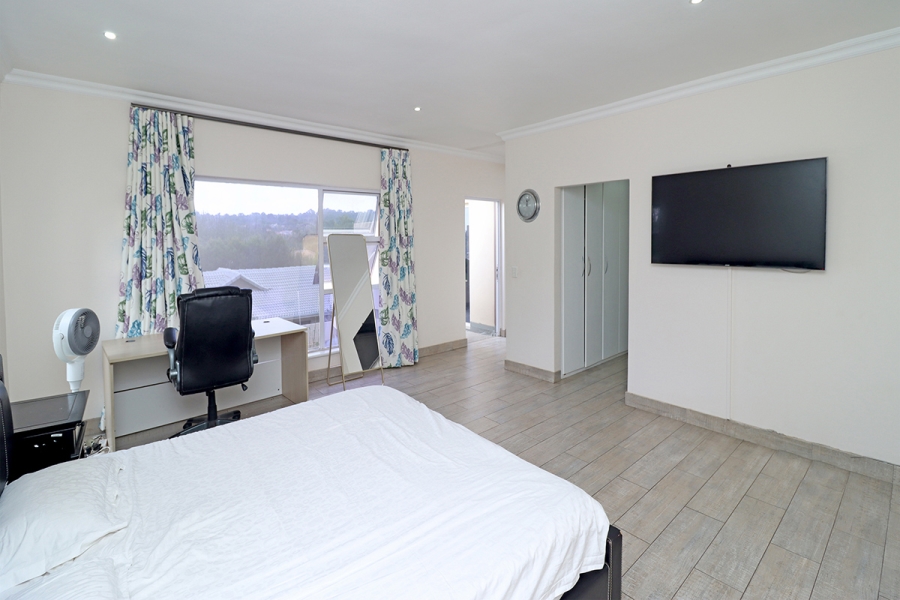 5 Bedroom Property for Sale in Kyalami Estates Gauteng