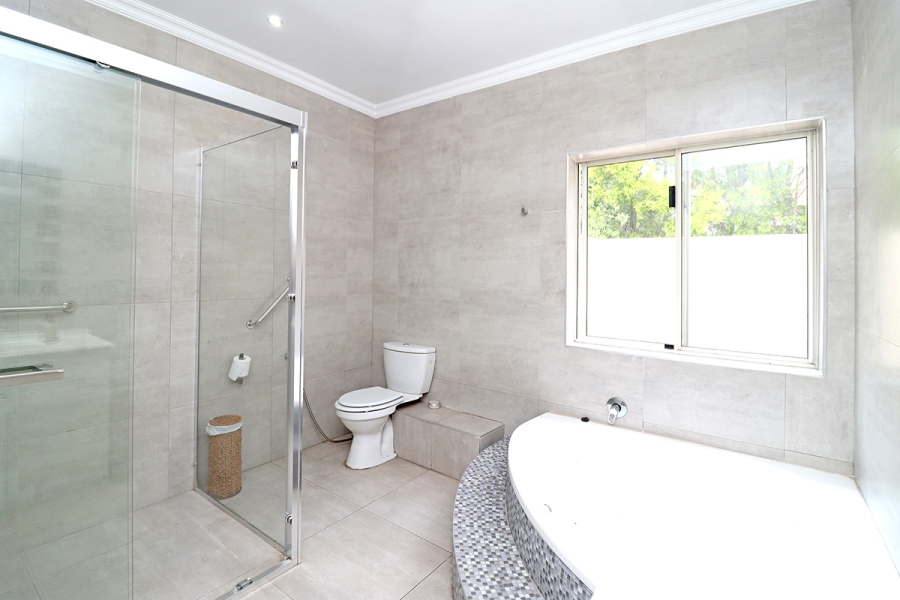 5 Bedroom Property for Sale in Kyalami Estates Gauteng