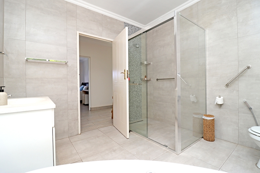 5 Bedroom Property for Sale in Kyalami Estates Gauteng