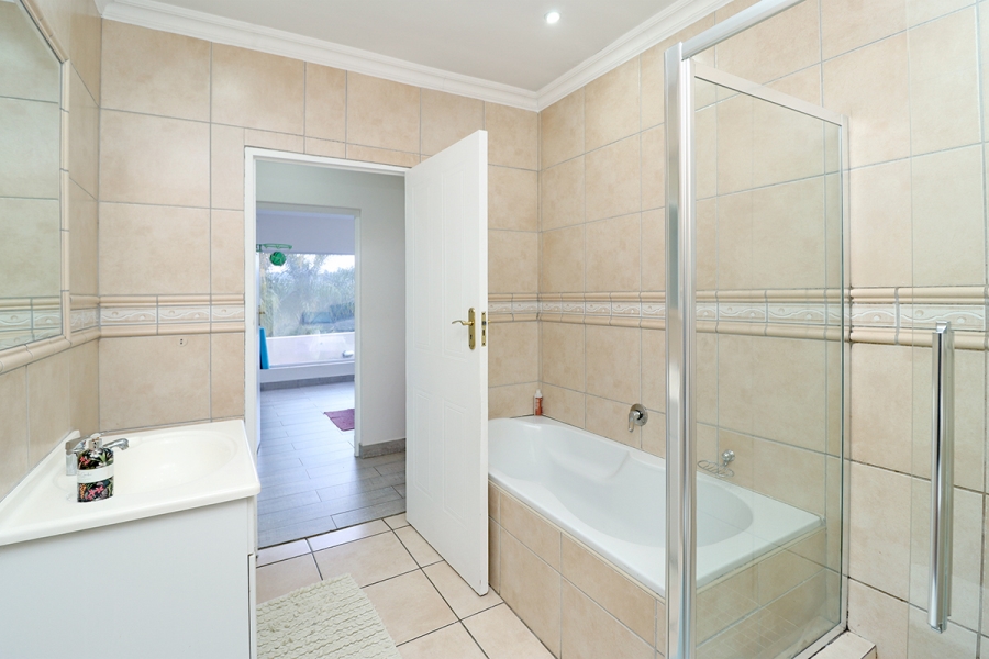 5 Bedroom Property for Sale in Kyalami Estates Gauteng
