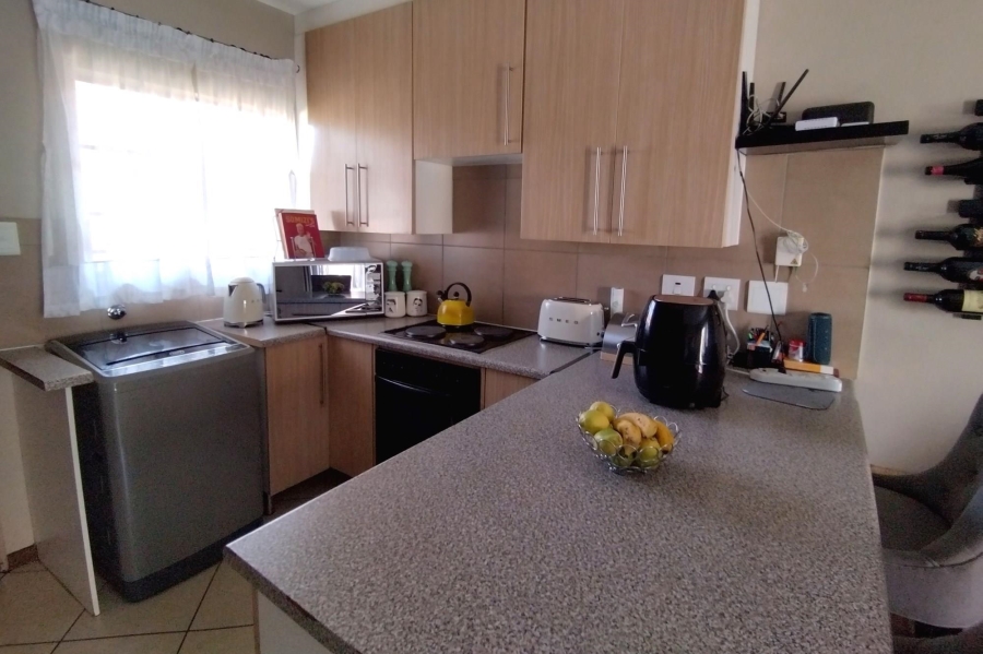 To Let 2 Bedroom Property for Rent in Monavoni Gauteng