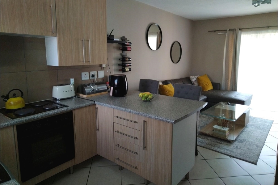 To Let 2 Bedroom Property for Rent in Monavoni Gauteng