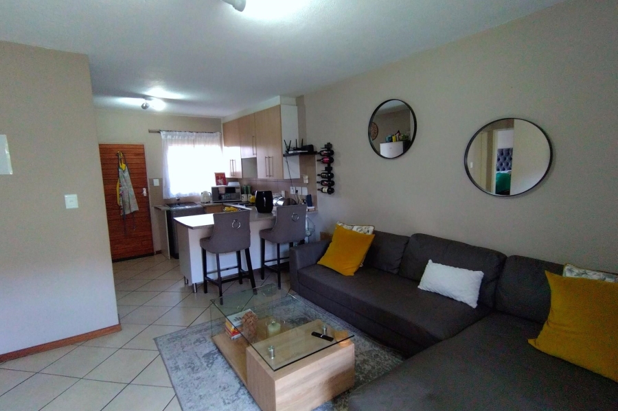 To Let 2 Bedroom Property for Rent in Monavoni Gauteng