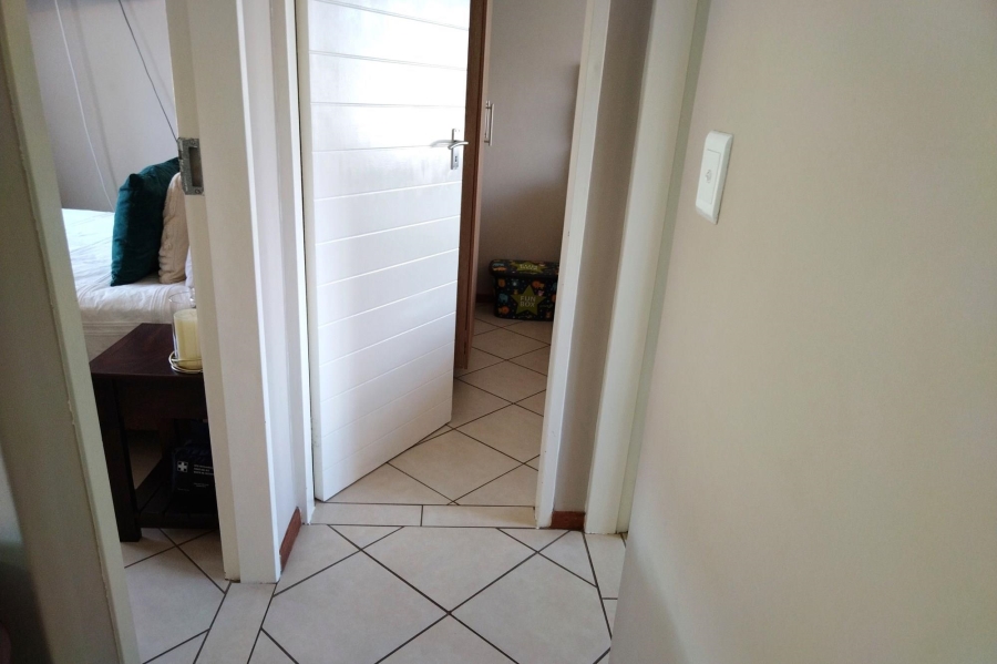 To Let 2 Bedroom Property for Rent in Monavoni Gauteng