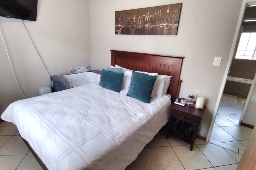 To Let 2 Bedroom Property for Rent in Monavoni Gauteng