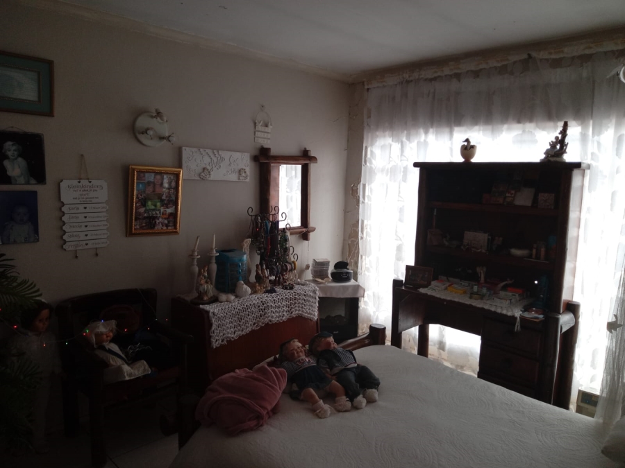 5 Bedroom Property for Sale in Birch Acres Gauteng