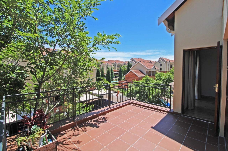To Let 2 Bedroom Property for Rent in Bryanston Gauteng