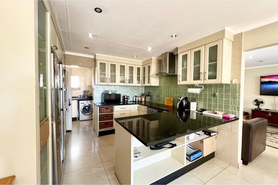 To Let 3 Bedroom Property for Rent in North Riding Gauteng