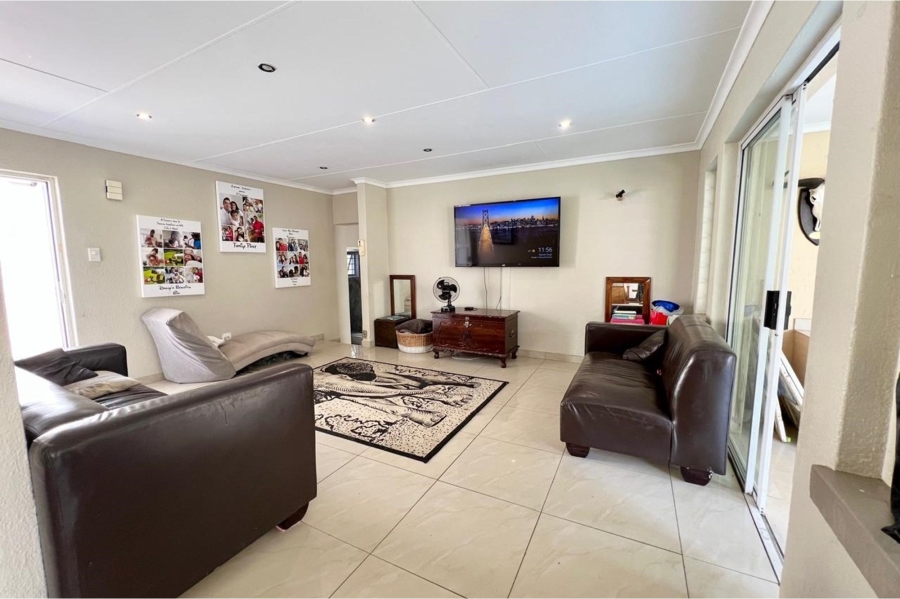 To Let 3 Bedroom Property for Rent in North Riding Gauteng