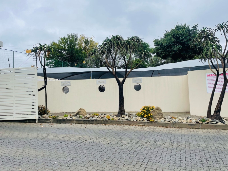 To Let 2 Bedroom Property for Rent in Fourways Gauteng