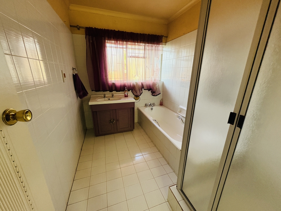 4 Bedroom Property for Sale in Amandasig Gauteng