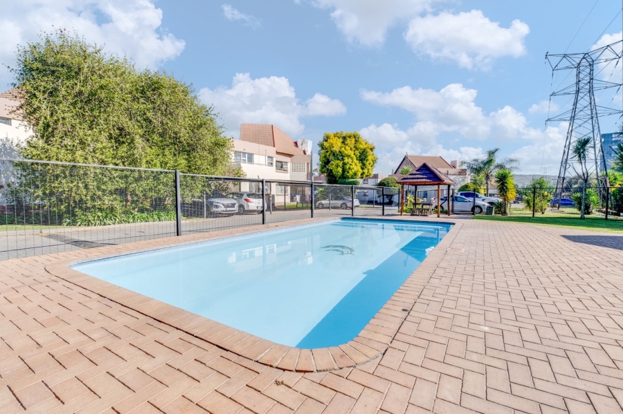 1 Bedroom Property for Sale in Bedfordview Gauteng