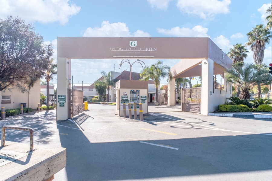 1 Bedroom Property for Sale in Bedfordview Gauteng