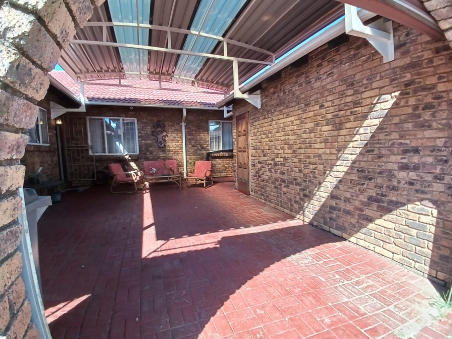 3 Bedroom Property for Sale in Homelake Gauteng