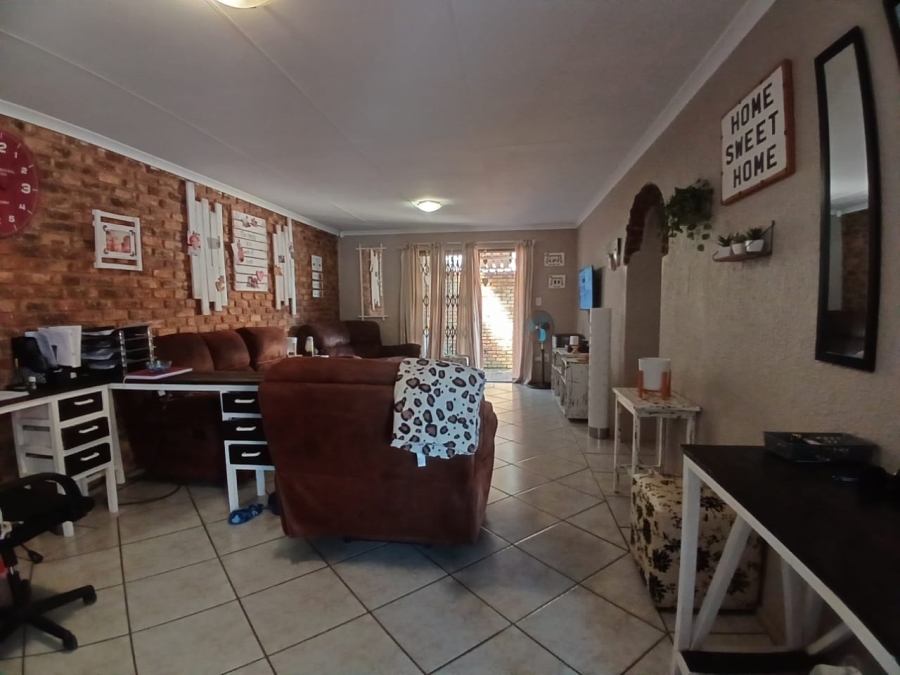 3 Bedroom Property for Sale in Homelake Gauteng
