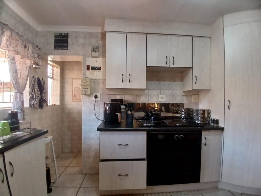 3 Bedroom Property for Sale in Homelake Gauteng
