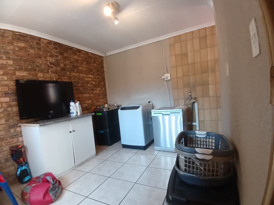 3 Bedroom Property for Sale in Homelake Gauteng