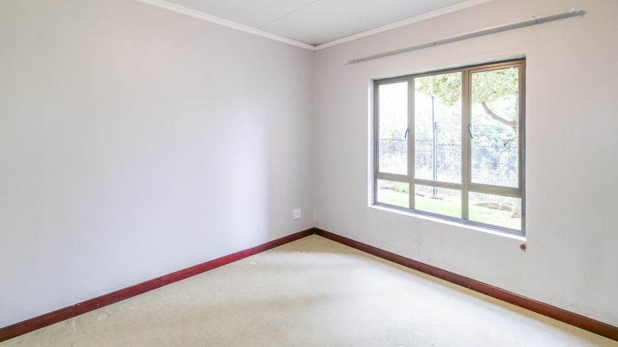 To Let 2 Bedroom Property for Rent in Noordwyk Gauteng