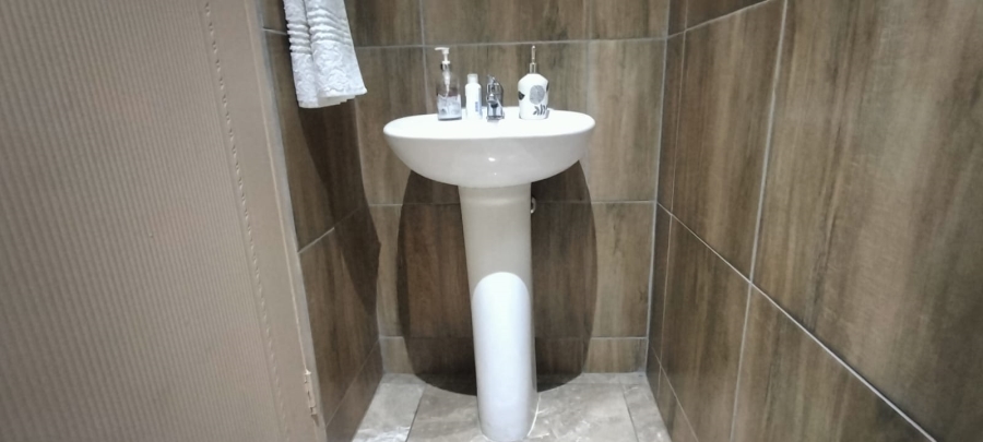 3 Bedroom Property for Sale in Greenhills Gauteng