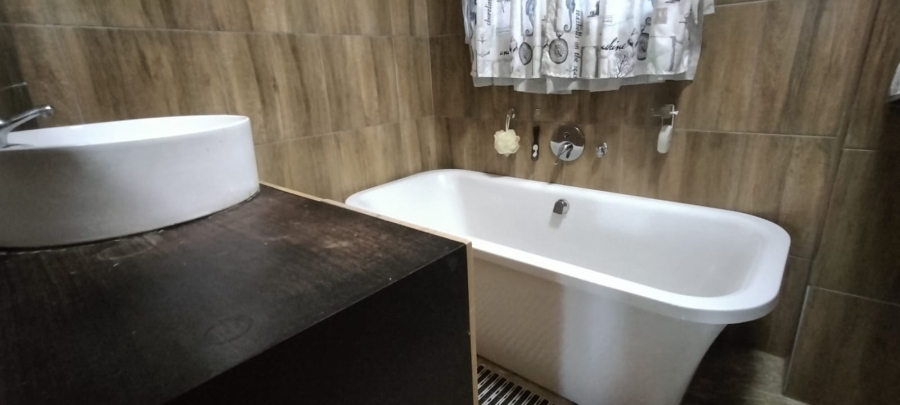 3 Bedroom Property for Sale in Greenhills Gauteng