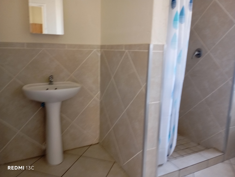 2 Bedroom Property for Sale in Goedeburg Gauteng