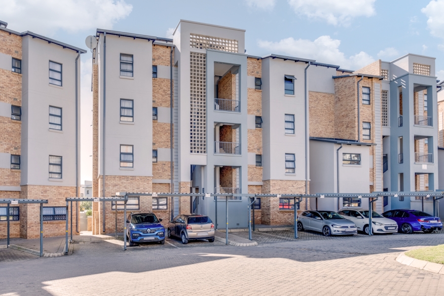 2 Bedroom Property for Sale in Barbeque Downs Gauteng