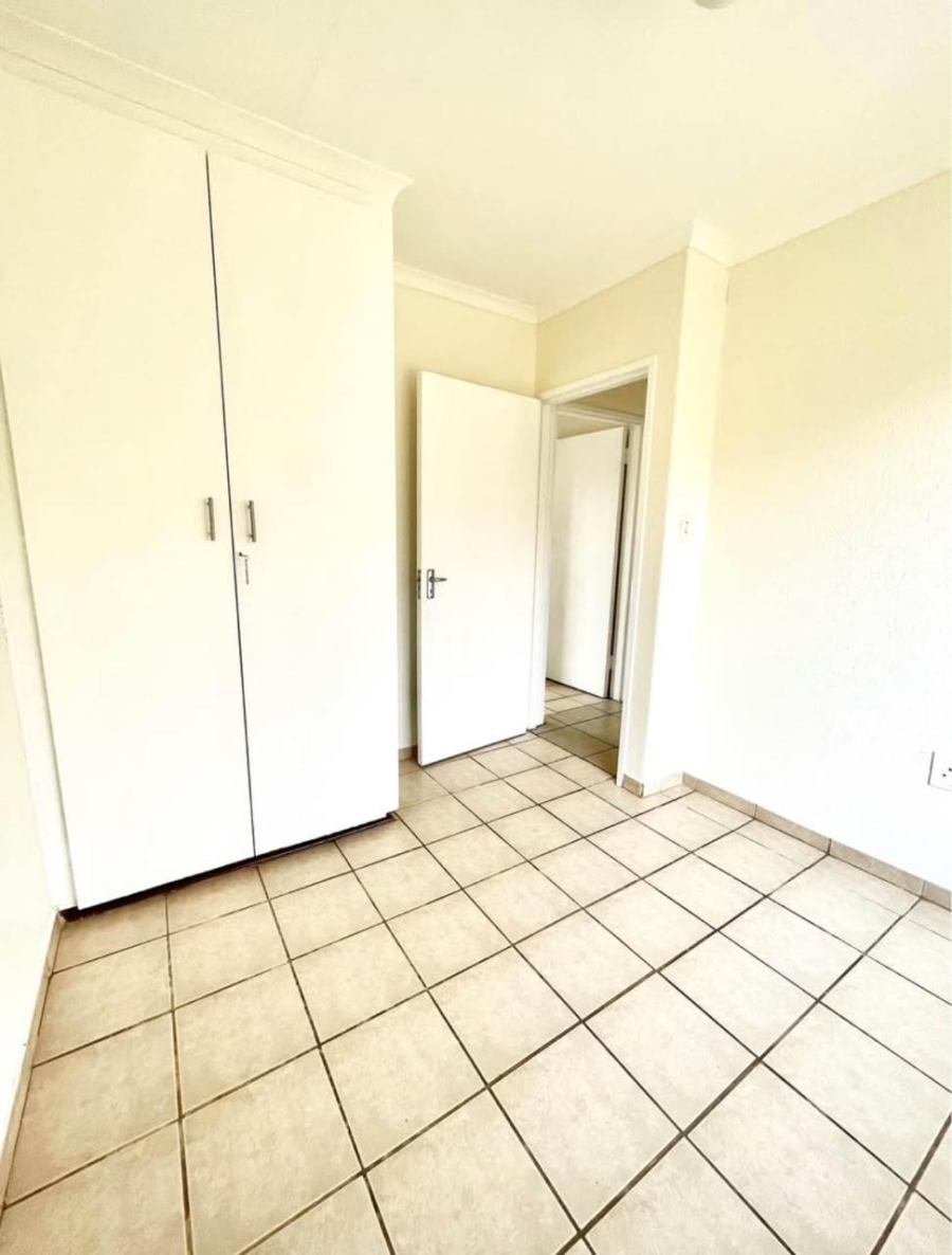 To Let 2 Bedroom Property for Rent in Breaunanda Gauteng