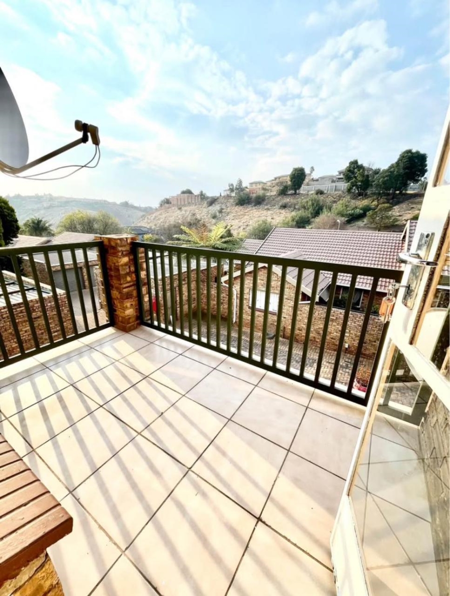 To Let 2 Bedroom Property for Rent in Breaunanda Gauteng