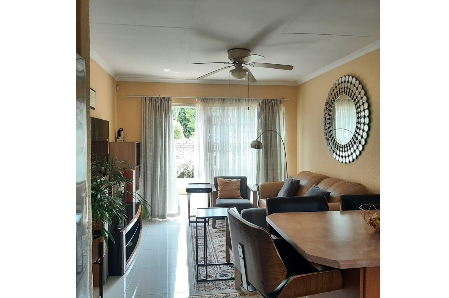 To Let 2 Bedroom Property for Rent in Heuwelsig Estate Gauteng