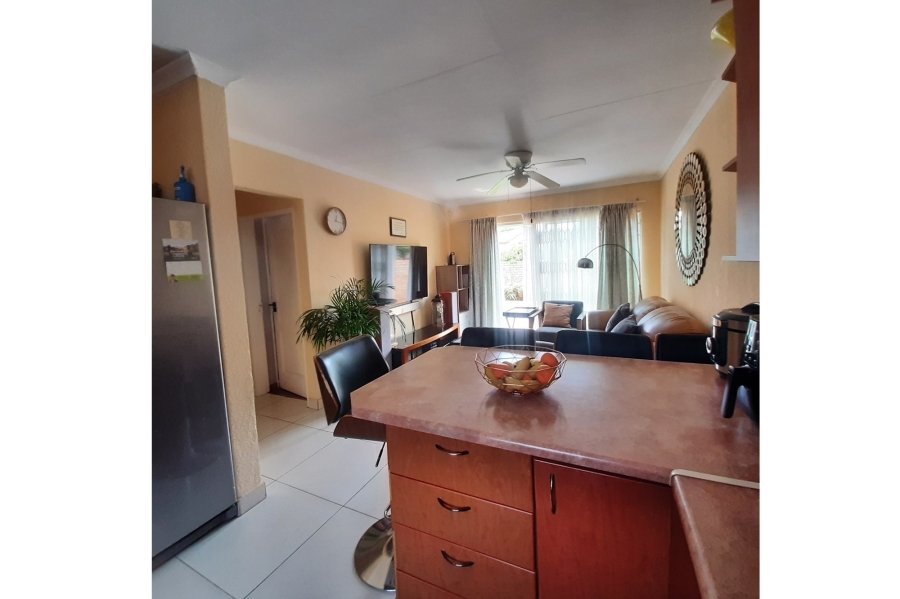 To Let 2 Bedroom Property for Rent in Heuwelsig Estate Gauteng